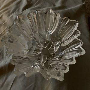 Mika’s a lead crystal tulip bowl